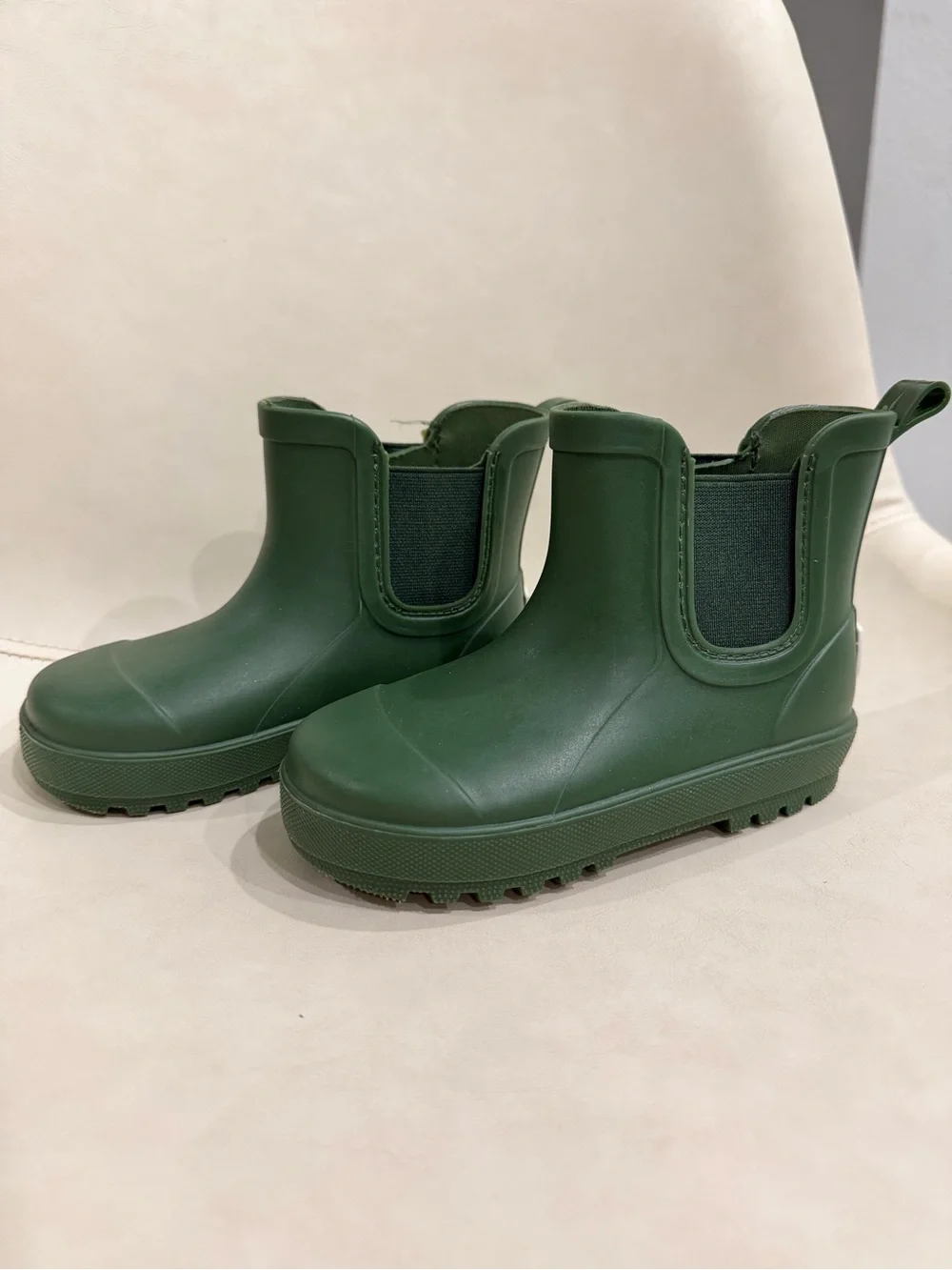 BearPaw Olive Green Kids Waterproof Chelsea Rain Boots Size 8